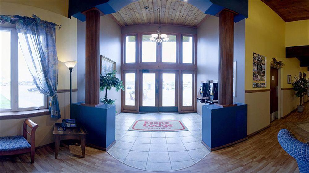 Danube Bleu Lodge Forestville