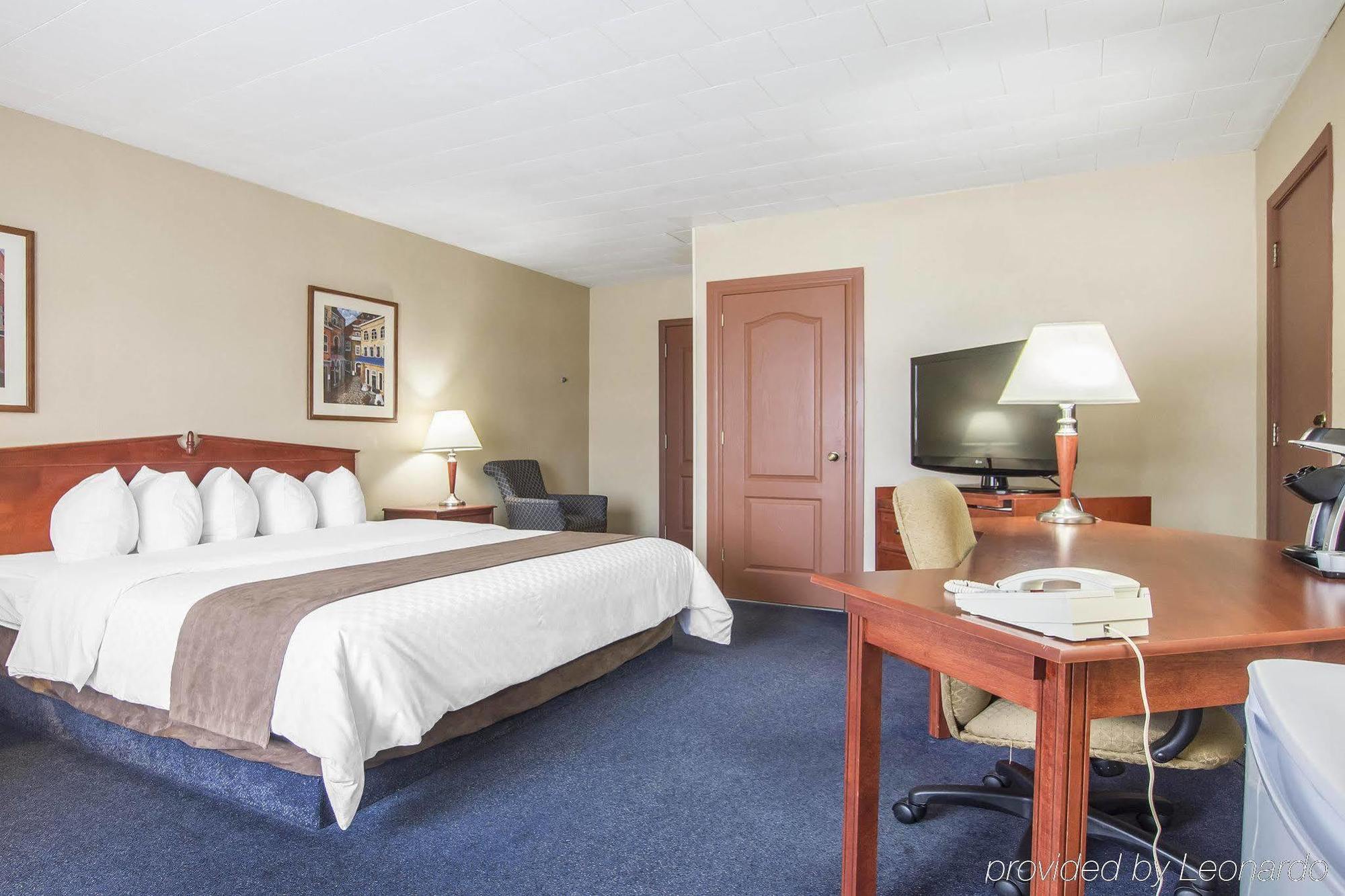 Lodge Danube Bleu Forestville